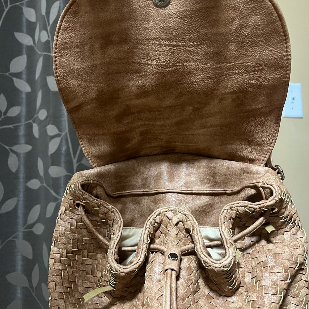 Woven Backpack - Picture 5 of 6